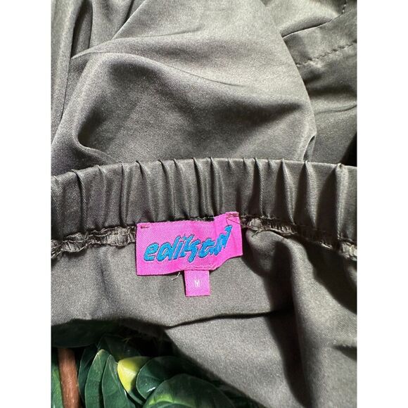 Edikted Green Cargo Mini Skirt Size Medium - Picture 6 of 9